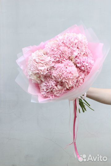 Букет с гортензией