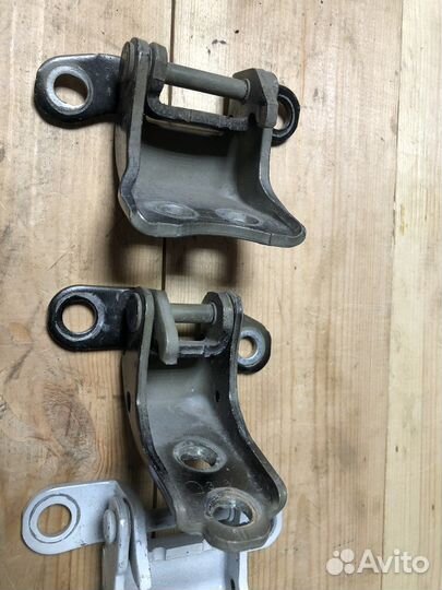 Петли дверные правые передние и задние Honda CR-V