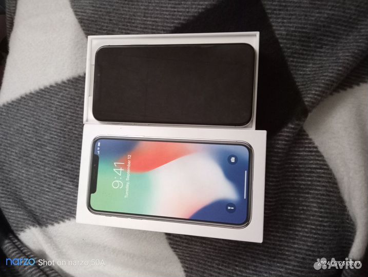 iPhone X, 64 ГБ