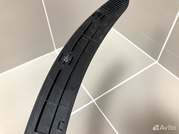 Накладка задней правой двери Kia Seltos 2018-2021