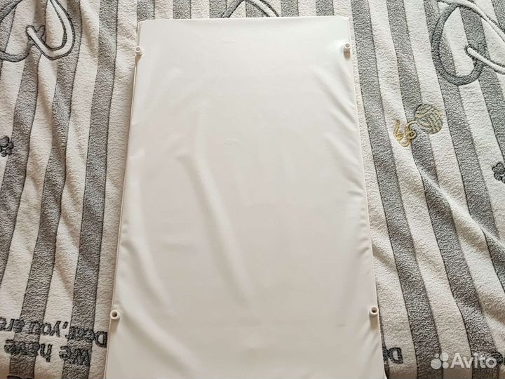 Пеленальная доска на кроватку