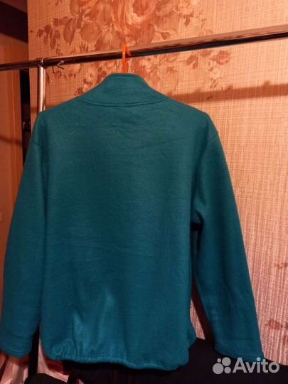 Спортивная толстовка