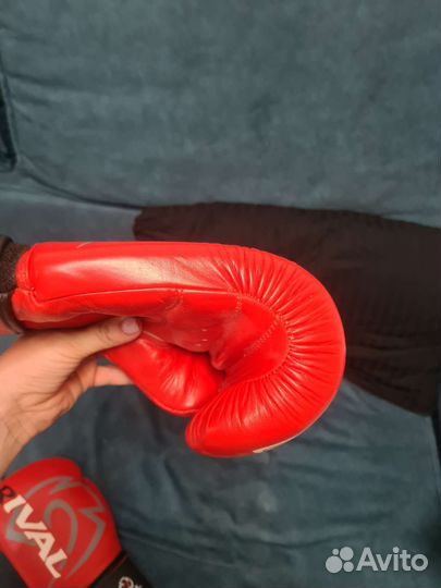 Боксерские перчатки