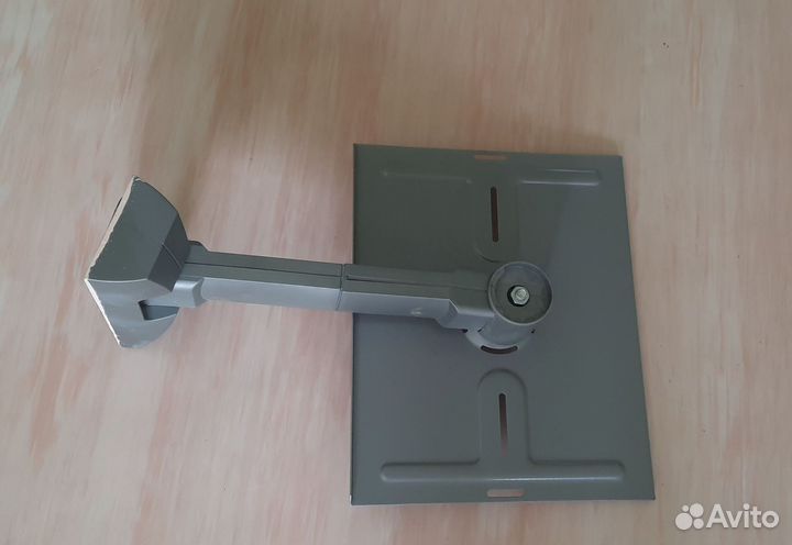 Кронштейн для телевизора на стену