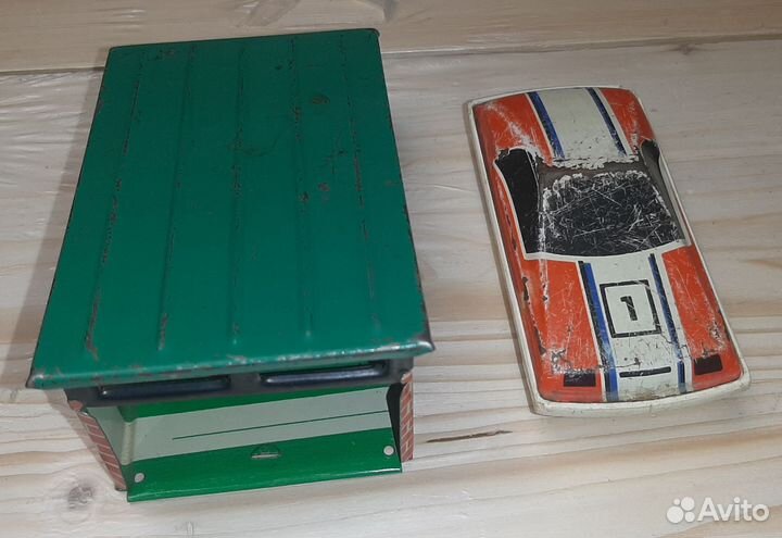 Машинка и гараж из СССР