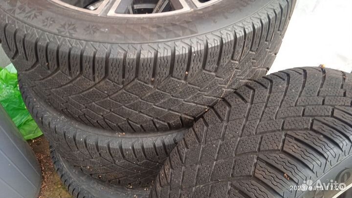 Continental ContiVikingContact 7 275/45 R20