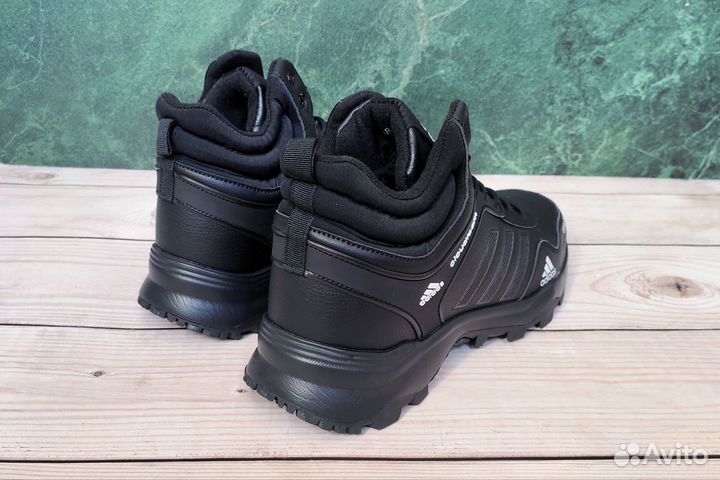 Кроссовки зимние