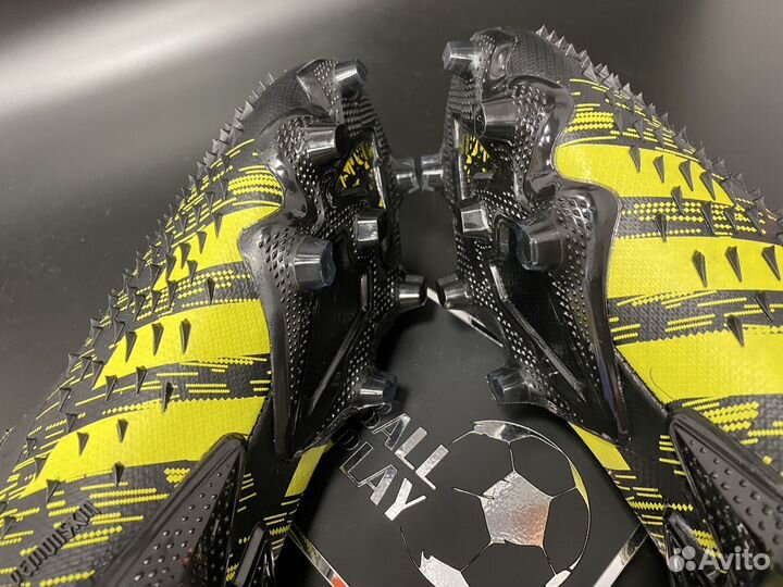 Футбольные бутсы Adidas Predator Freak черные