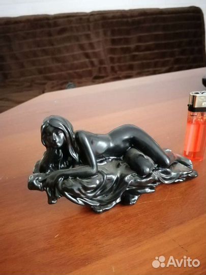 Статуэтка чугун Девочка