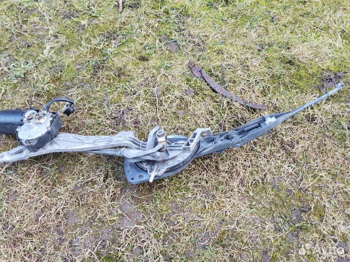 Трапеция дворников на Мерседес 190