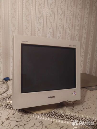 Монитор Sony Trinitron Multiscan E100