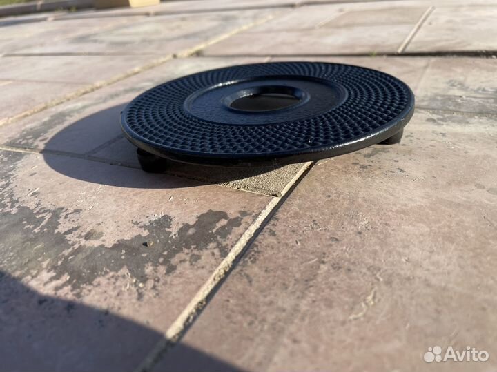 Подставка чугунная