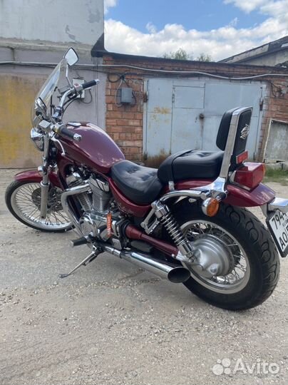 Suzuki-Intruder vs400