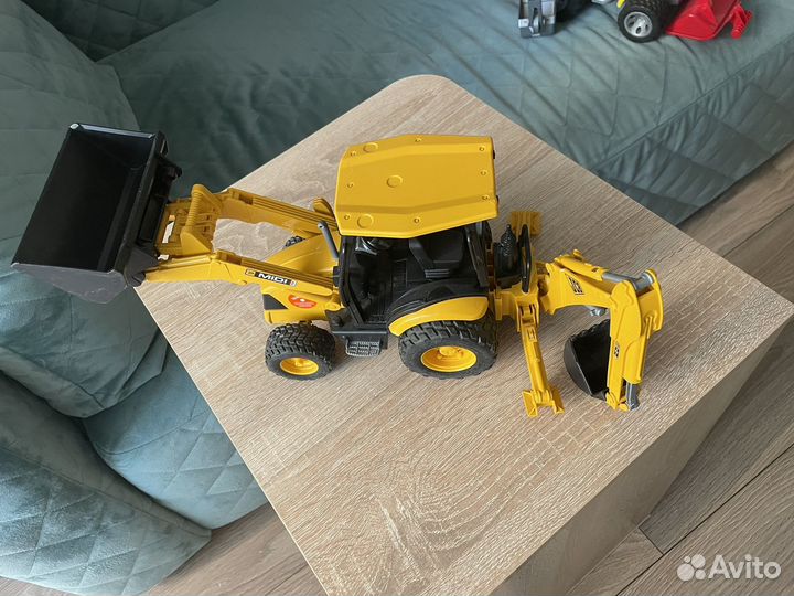 Детские игрушки трактор