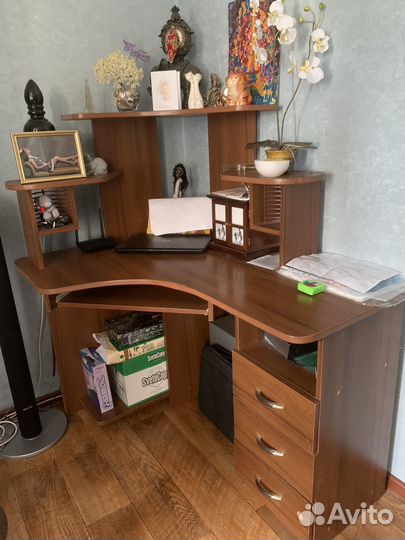 Стол угловой