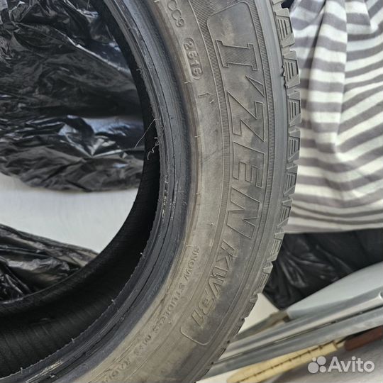 Kumho I'Zen KW31 225/55 R17 R