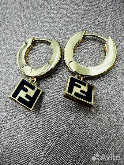 Серьги fendi
