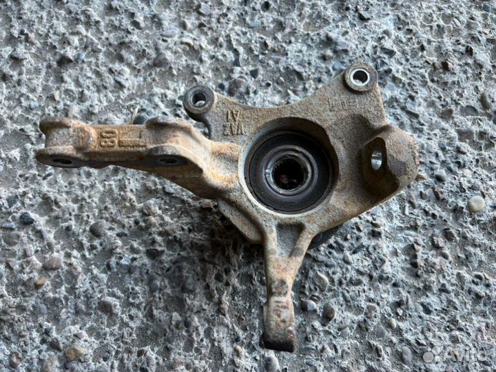 Кулак передний левый левый Renault Arkana пробег