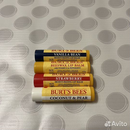 Бальзам для губ Burts Bees в ассортименте
