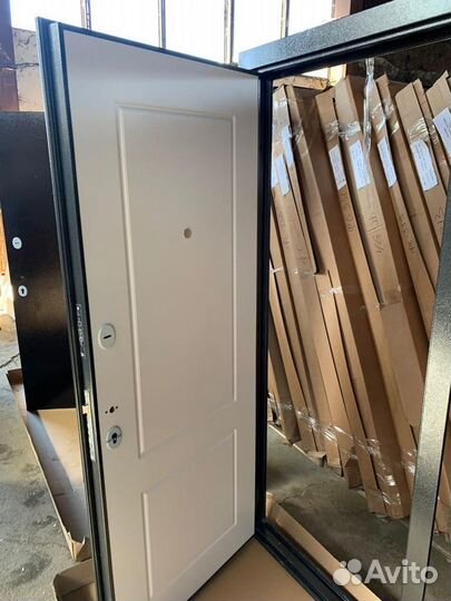 Дверь входная 7см сити лиственница бьянка