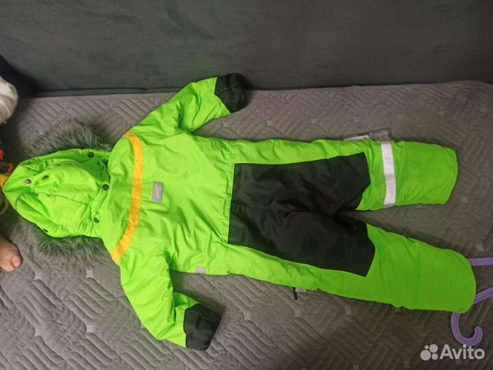 Зимний комбинезон для девочки