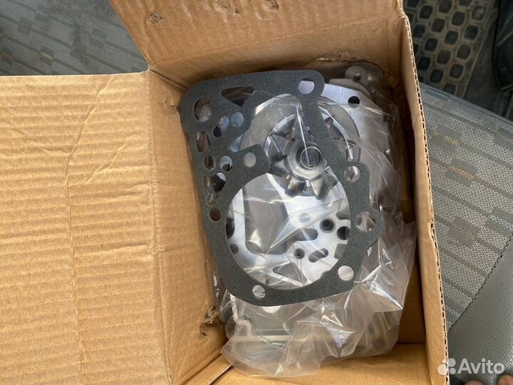 Помпа на largus Оригинал