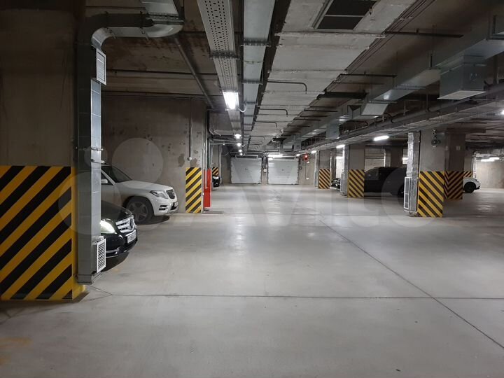 Машиноместо, 14 м²