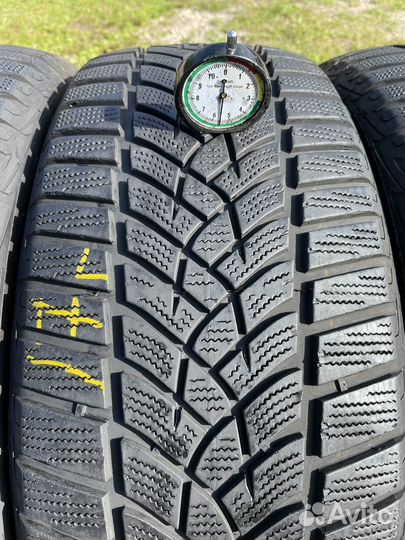 Goodyear UltraGrip Performance Gen-1 215/55 R17