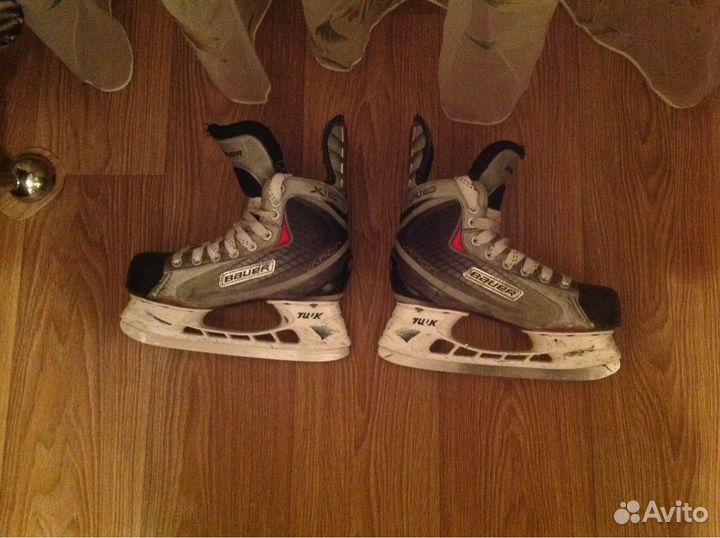 Хоккейные коньки