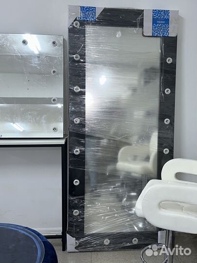 Стол визажиста