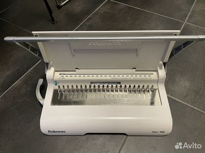 Брошюровщик Fellowes Star