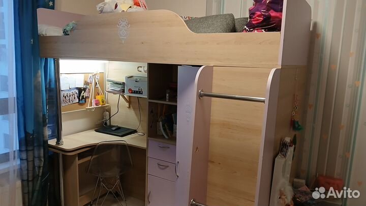Кровать чердак со столом