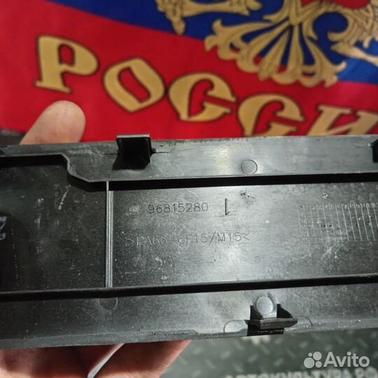 Декоративная накладка на двигатель Chevrolet Aveo