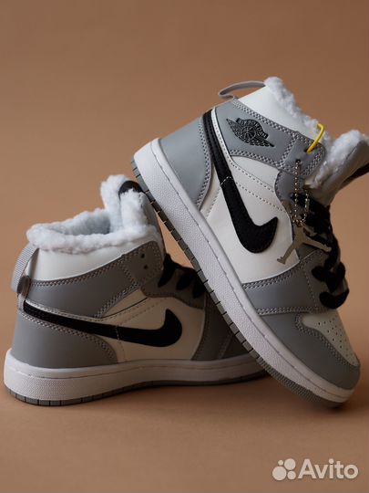 Кроссовки детские nike зима