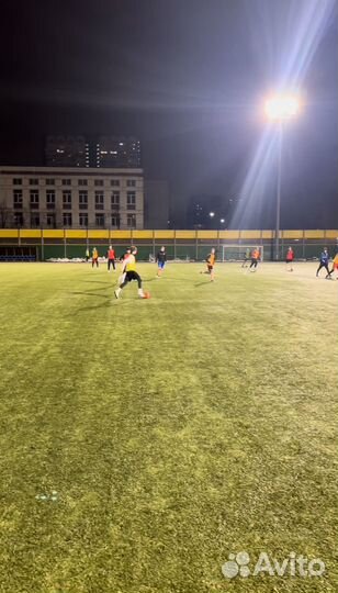 Поиграть в футбол