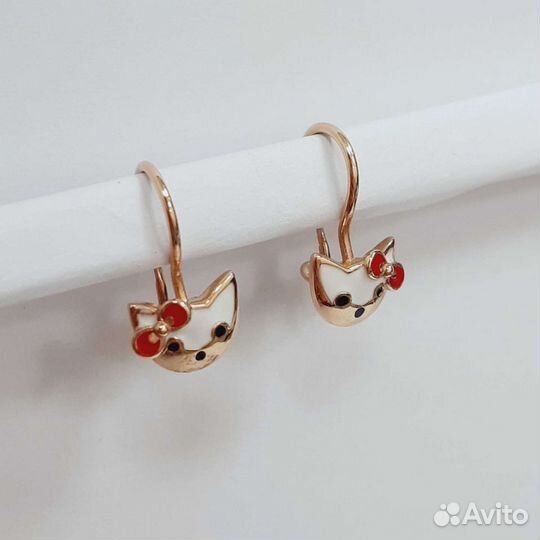 Золотые серьги