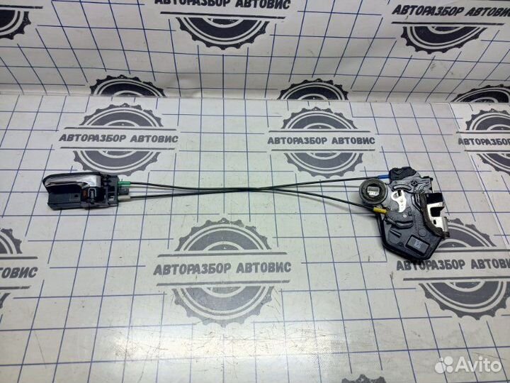 Замок боковой двери задний левый Toyota Corolla