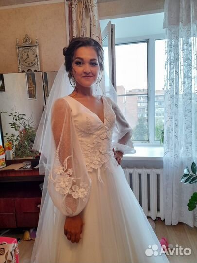 Свадебное платье 42 44 бу