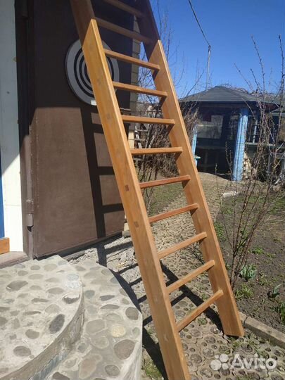 Лестница деревянная 