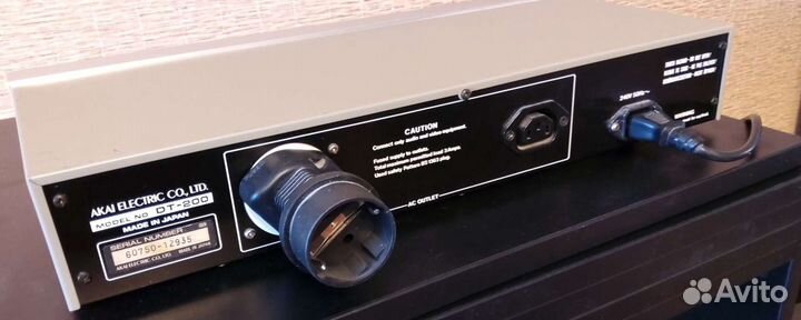 Akai DT 200