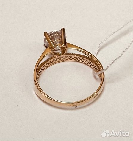 Золотое кольцо с камнем 18р