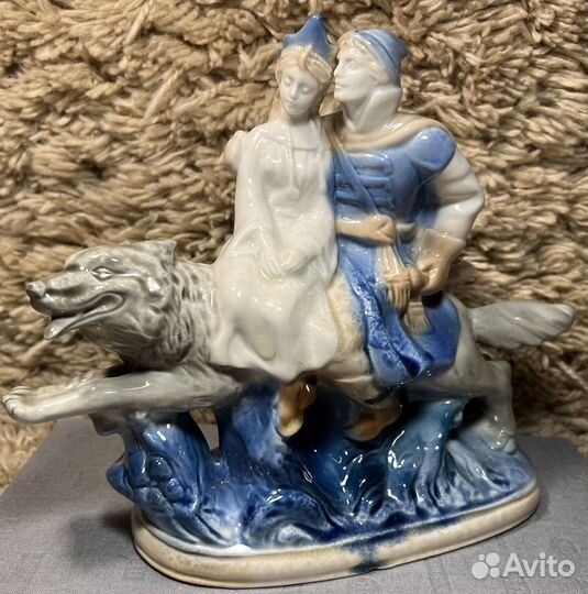 Фарфоровые статуэтки Иван царевич на сером волке