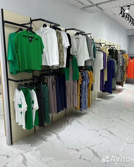 Торговое оборудование для магазина одежды