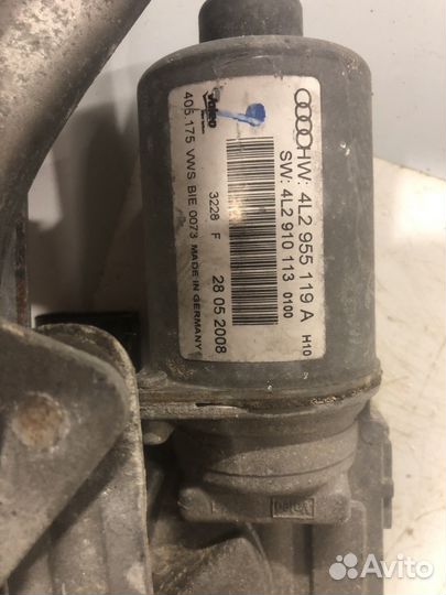 Мотрчик дворников с трапецией на Ауди Q7