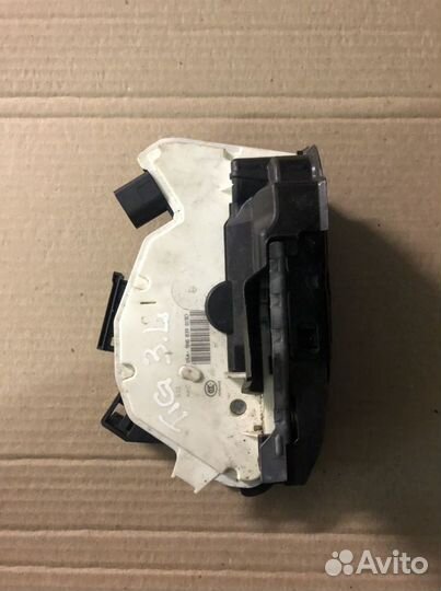 Замок задней левой двери VW Tiguan