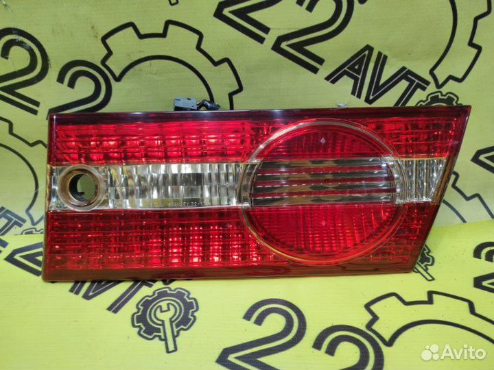 Стоп сигнал в крышку багажника задний правый