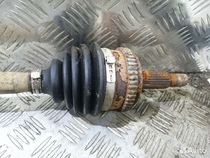 Привод правый LADA Vesta МКПП