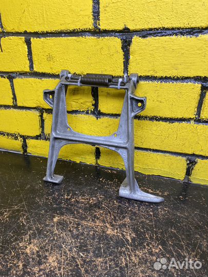 Центральная подножка Ява 634/638