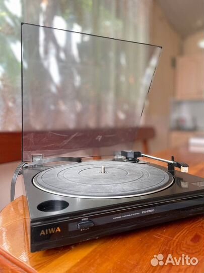 Проигрыватель для виниловых пластинок