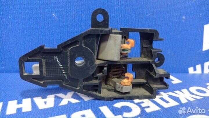 Внутренняя ручка двери Mitsubishi L200 внедорожник